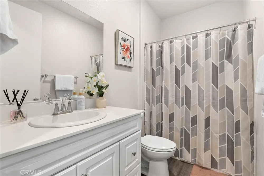 14104 W Birch Lane Van Nuys, CA 91405