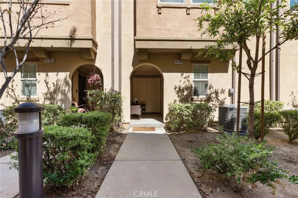 14104 W Birch Lane Van Nuys, CA 91405