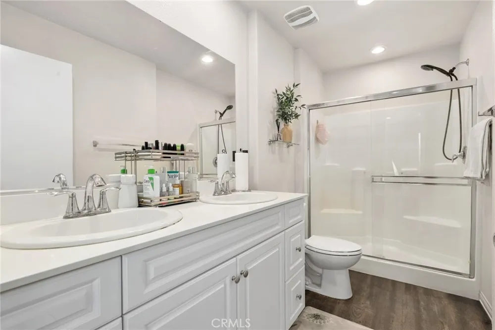 14104 W Birch Lane Van Nuys, CA 91405