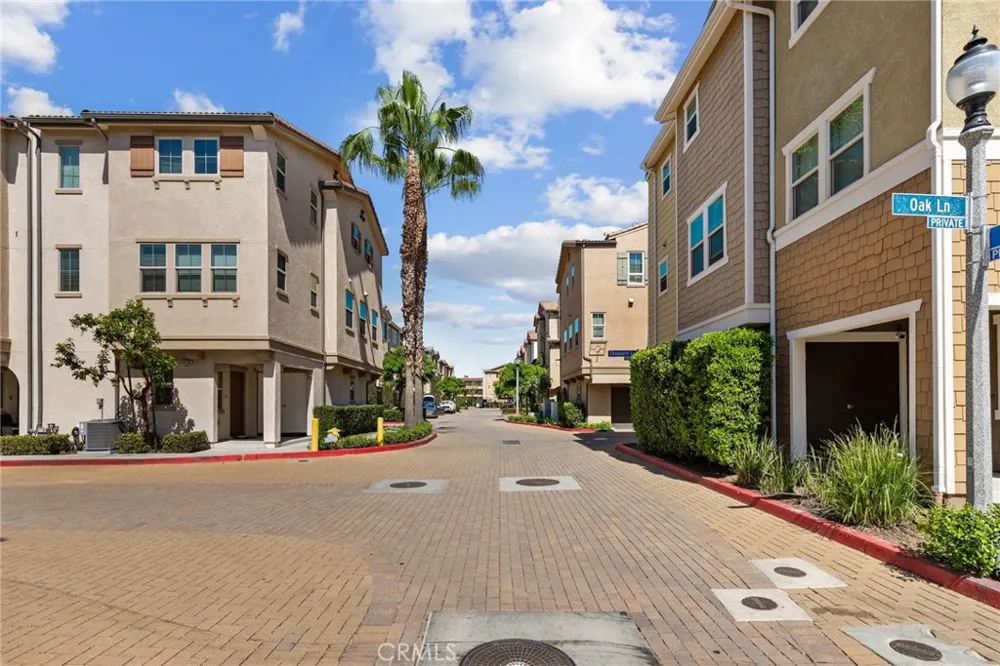 14104 W Birch Lane Van Nuys, CA 91405
