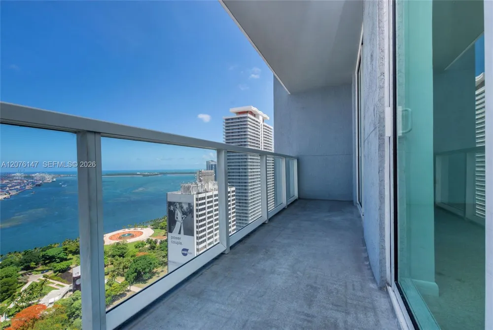 253 NE 2nd St #3805 Miami, FL 33132