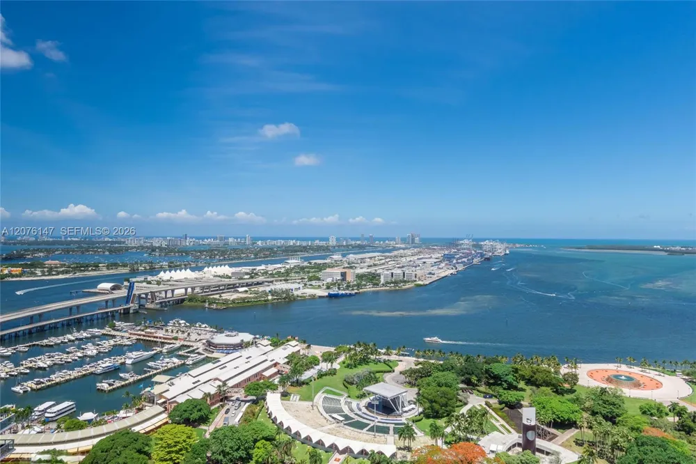 253 NE 2nd St #3805 Miami, FL 33132
