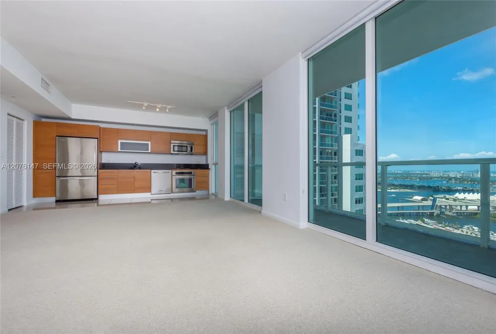 253 NE 2nd St #3805 Miami, FL 33132