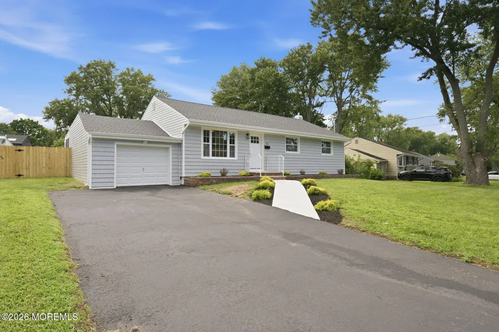 312 Edgemoor Road Belford, NJ 07718