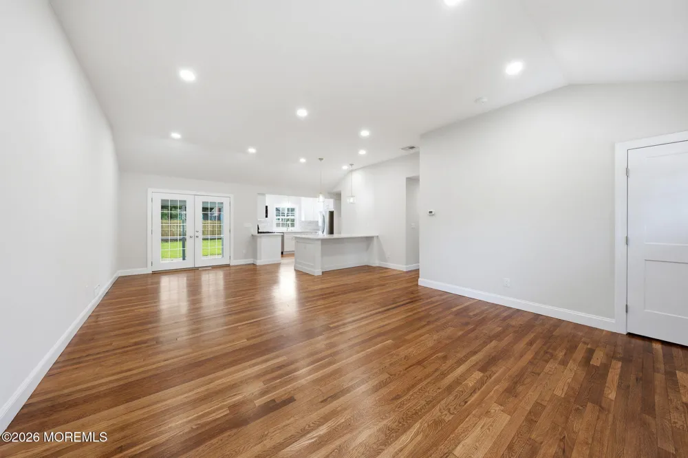 312 Edgemoor Road Belford, NJ 07718