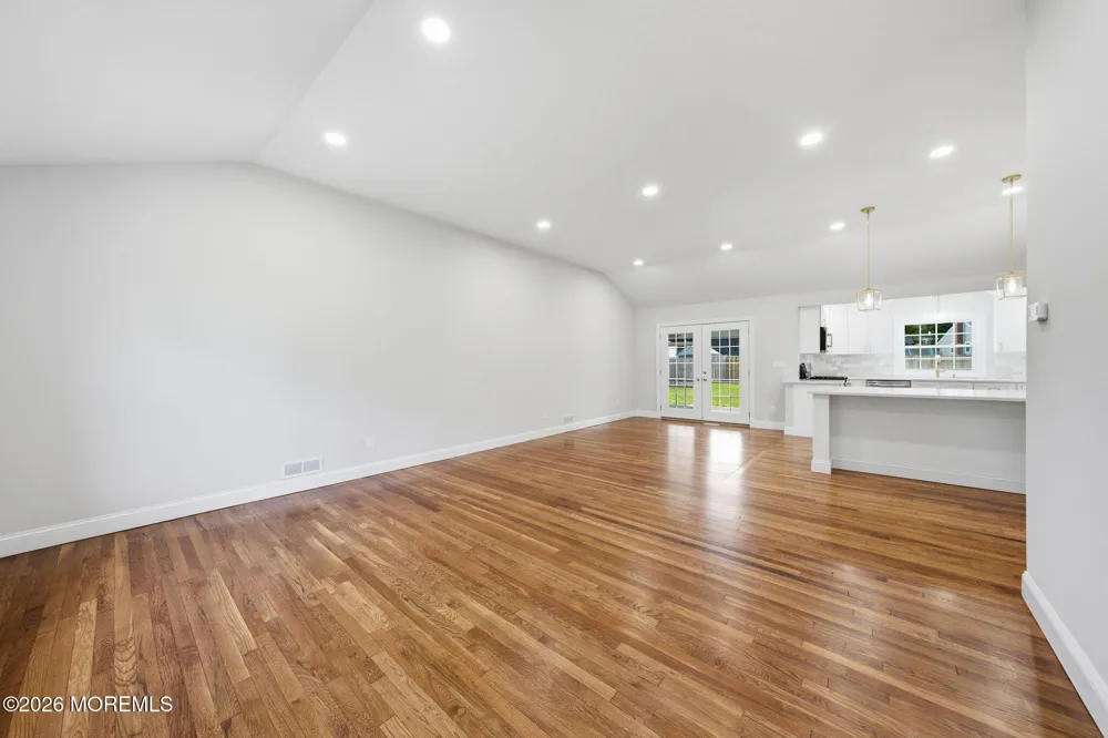 312 Edgemoor Road Belford, NJ 07718