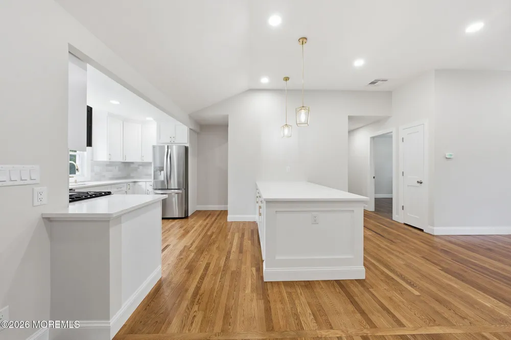 312 Edgemoor Road Belford, NJ 07718