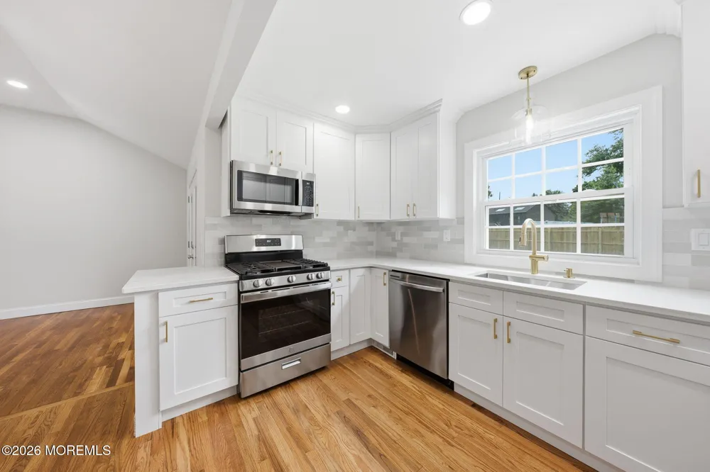 312 Edgemoor Road Belford, NJ 07718