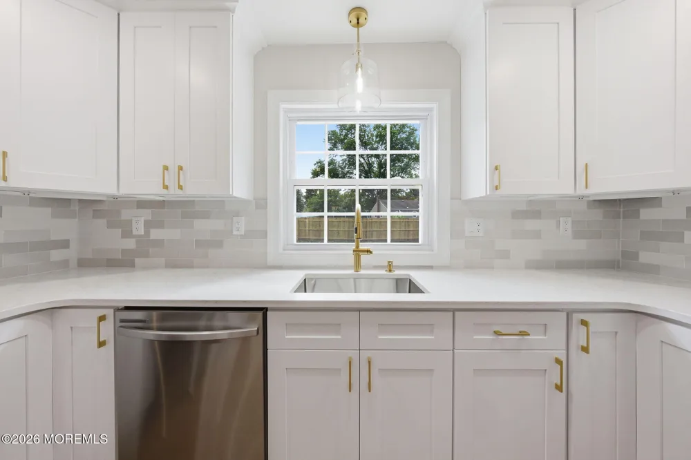 312 Edgemoor Road Belford, NJ 07718
