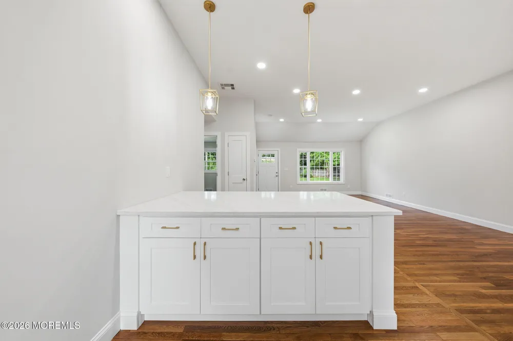 312 Edgemoor Road Belford, NJ 07718