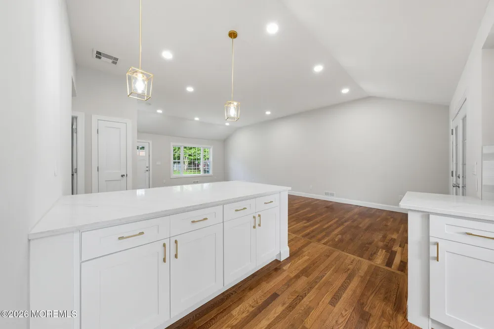 312 Edgemoor Road Belford, NJ 07718