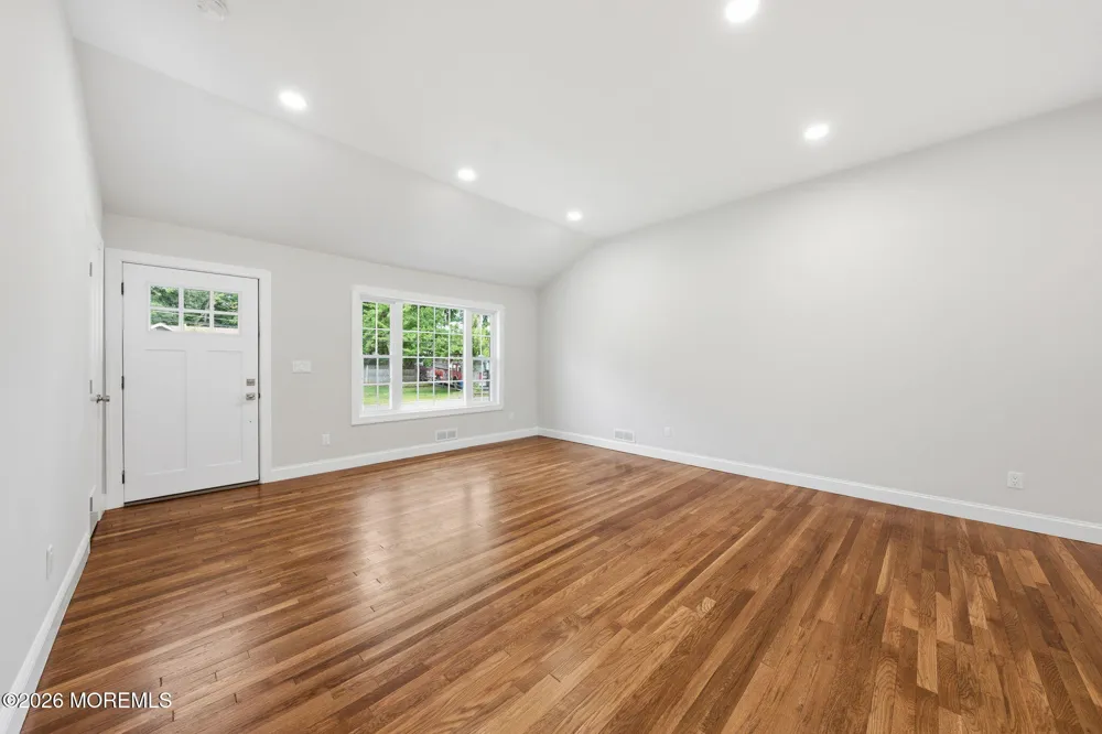 312 Edgemoor Road Belford, NJ 07718