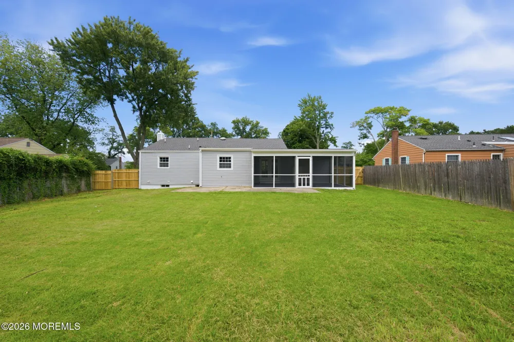 312 Edgemoor Road Belford, NJ 07718