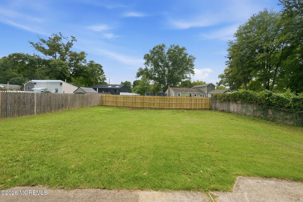 312 Edgemoor Road Belford, NJ 07718