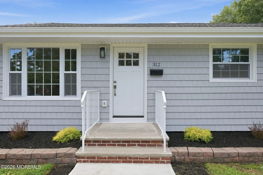 312 Edgemoor Road Belford, NJ 07718