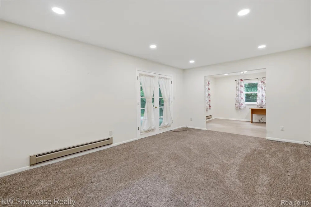 7125 Ridgewood Road Springfield Charter Township, MI 48346