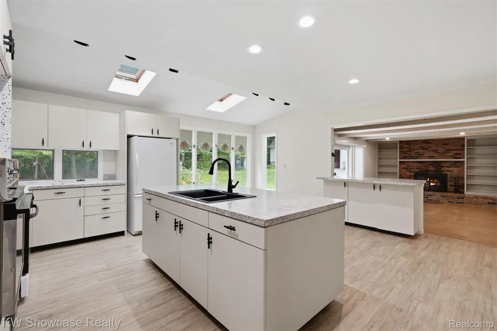 7125 Ridgewood Road Springfield Charter Township, MI 48346