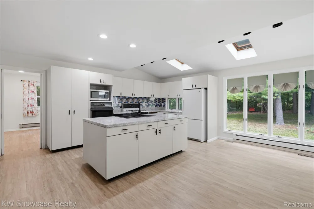 7125 Ridgewood Road Springfield Charter Township, MI 48346