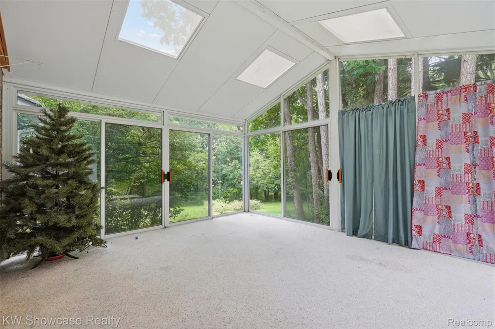 7125 Ridgewood Road Springfield Charter Township, MI 48346