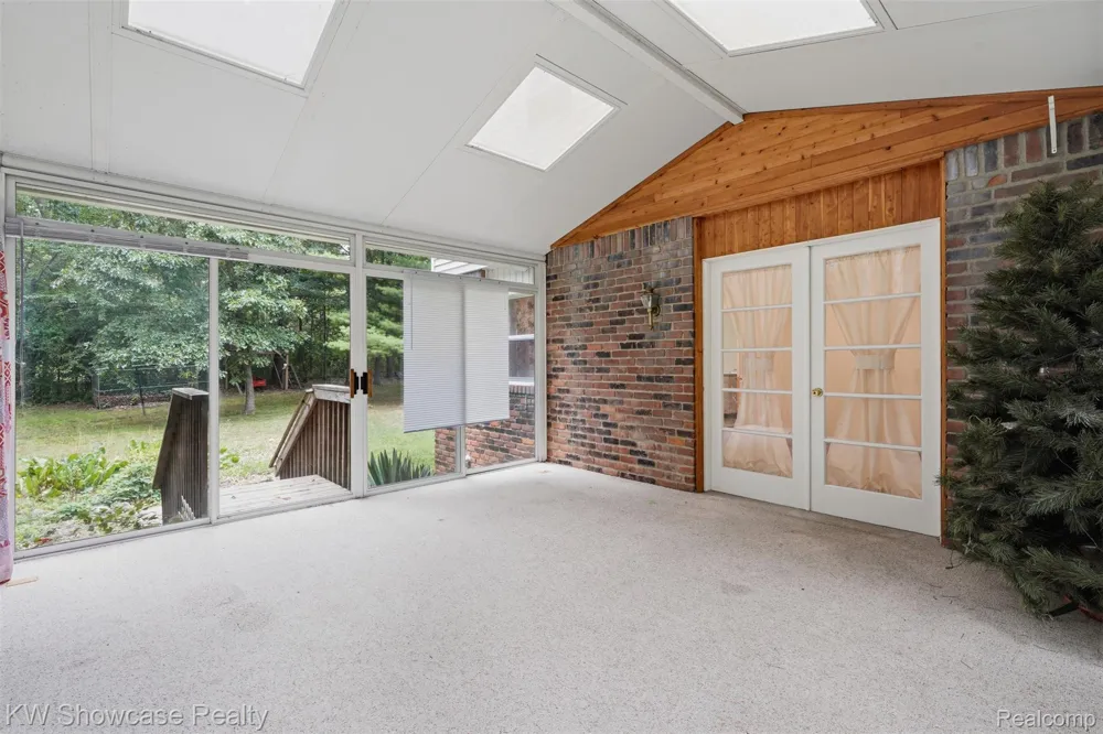 7125 Ridgewood Road Springfield Charter Township, MI 48346
