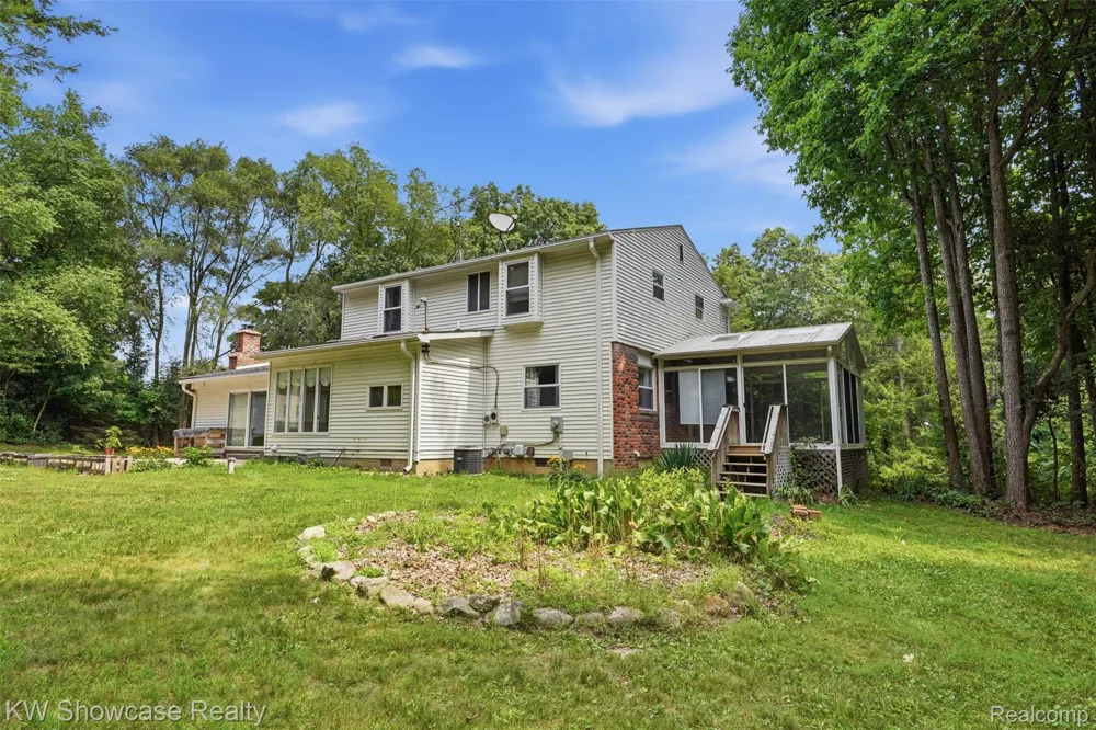 7125 Ridgewood Road Springfield Charter Township, MI 48346