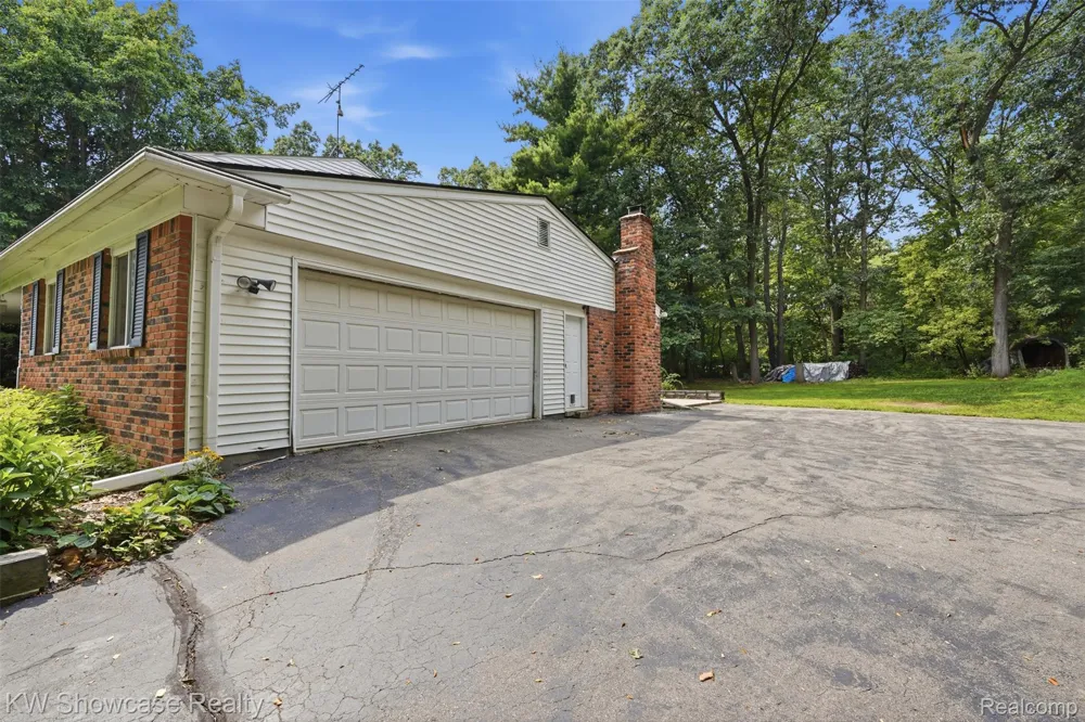 7125 Ridgewood Road Springfield Charter Township, MI 48346