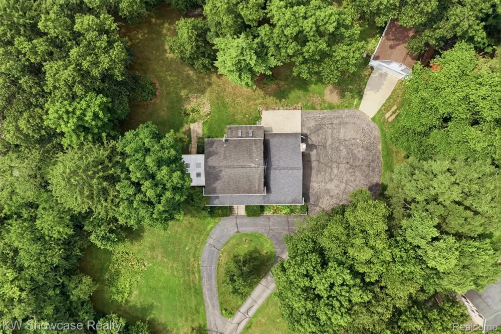 7125 Ridgewood Road Springfield Charter Township, MI 48346