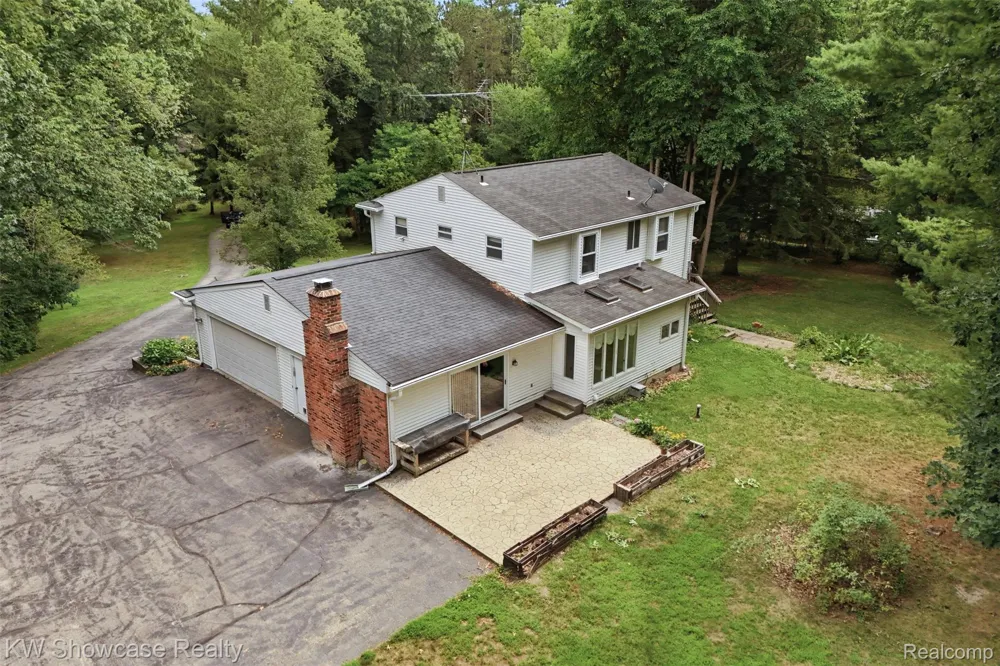 7125 Ridgewood Road Springfield Charter Township, MI 48346