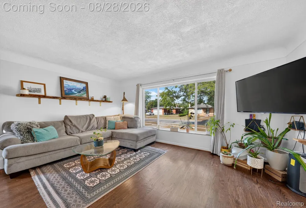 24220 Scotia Road Oak Park City, MI 48237