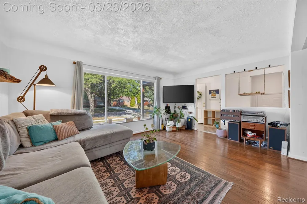 24220 Scotia Road Oak Park City, MI 48237