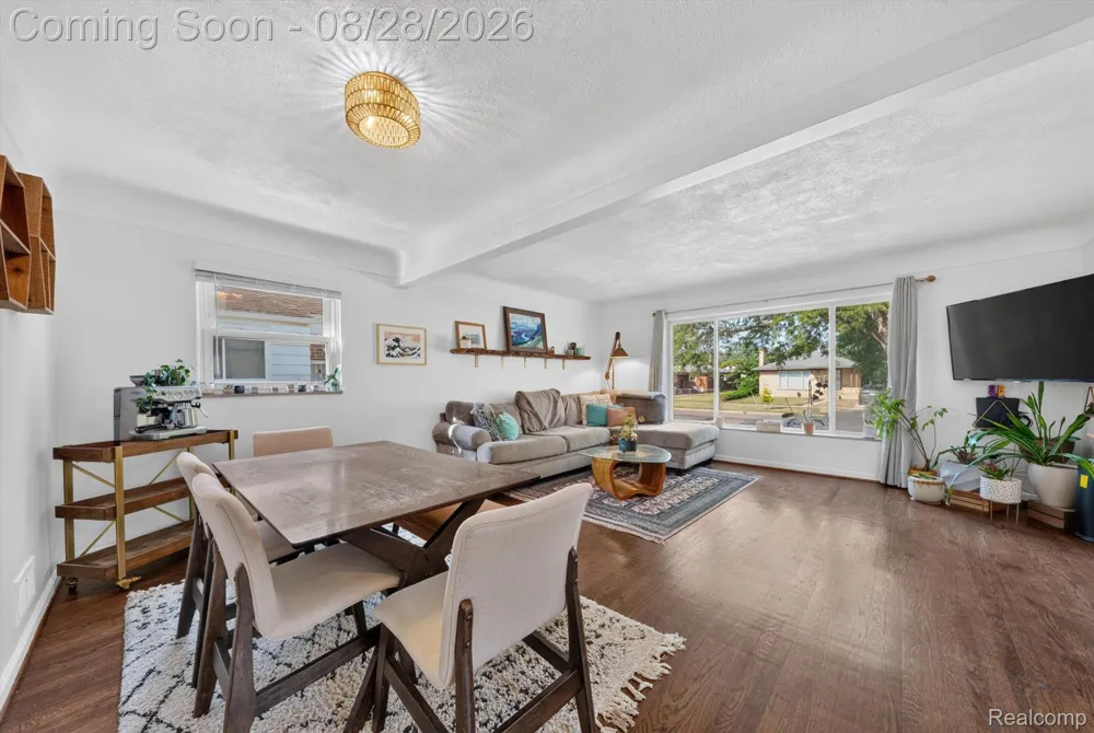 24220 Scotia Road Oak Park City, MI 48237