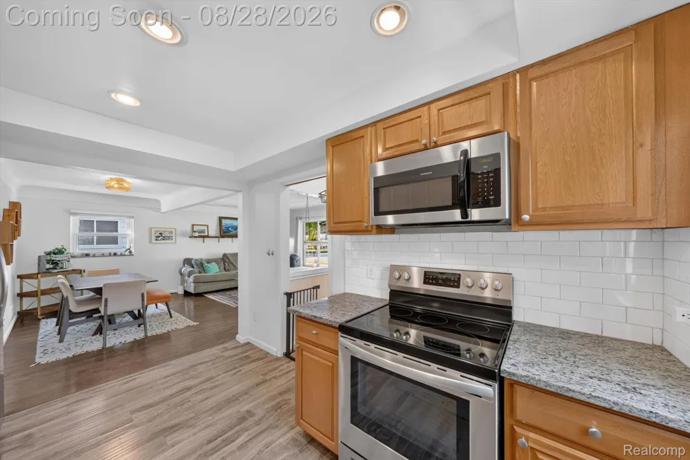 24220 Scotia Road Oak Park City, MI 48237