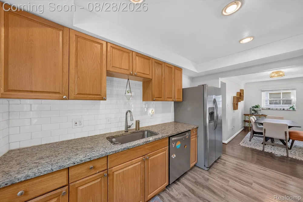 24220 Scotia Road Oak Park City, MI 48237