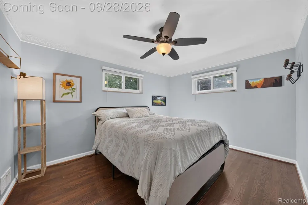 24220 Scotia Road Oak Park City, MI 48237