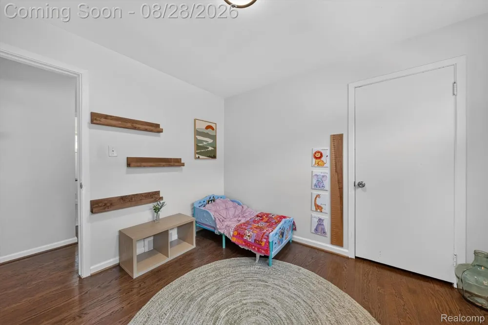 24220 Scotia Road Oak Park City, MI 48237