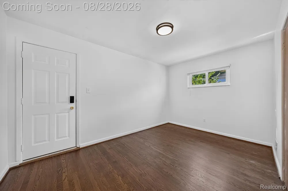 24220 Scotia Road Oak Park City, MI 48237
