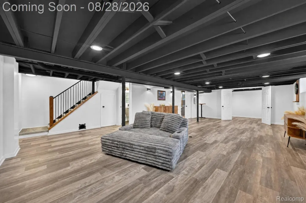 24220 Scotia Road Oak Park City, MI 48237
