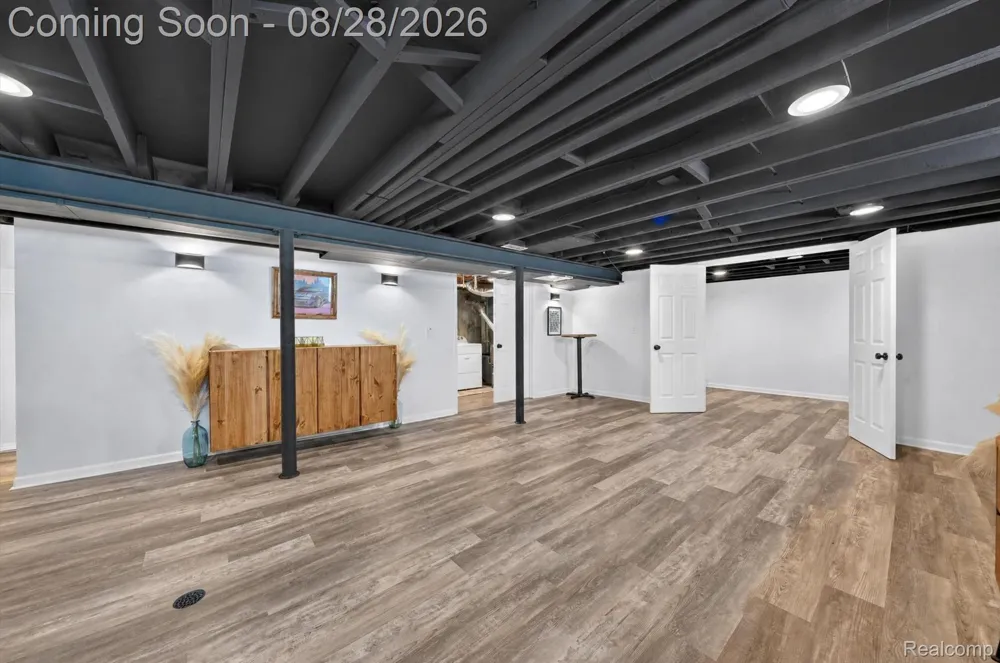 24220 Scotia Road Oak Park City, MI 48237