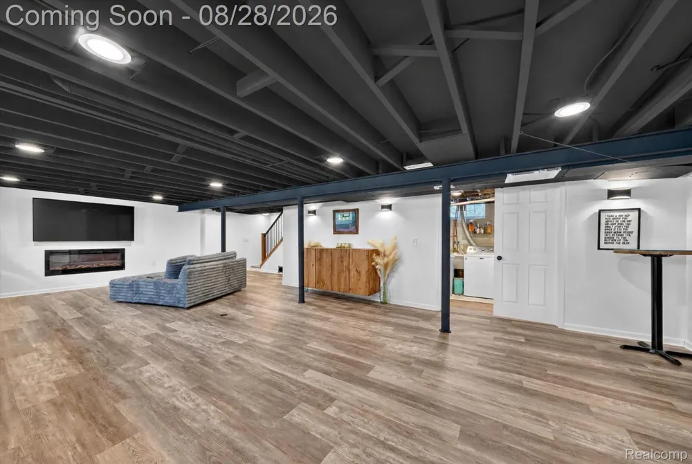 24220 Scotia Road Oak Park City, MI 48237