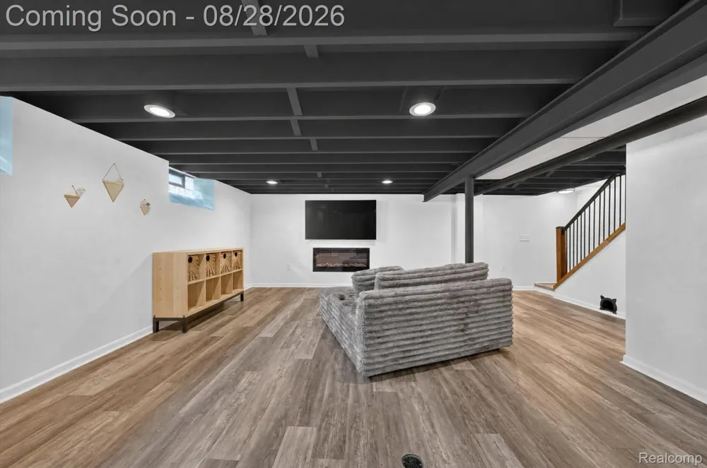 24220 Scotia Road Oak Park City, MI 48237