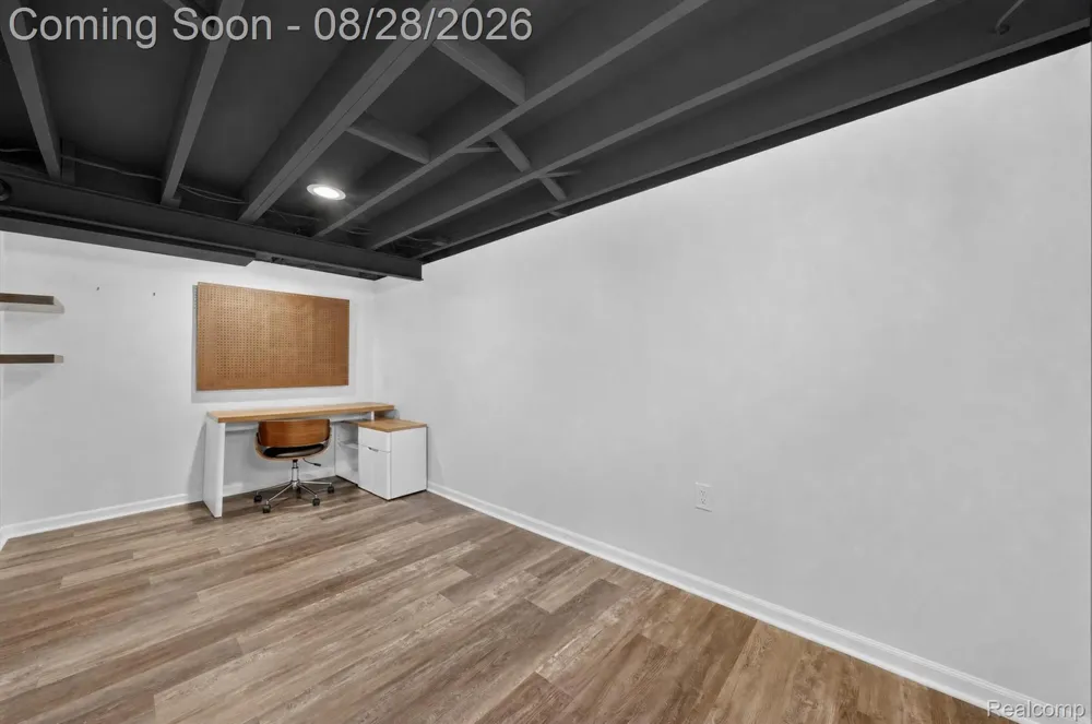 24220 Scotia Road Oak Park City, MI 48237