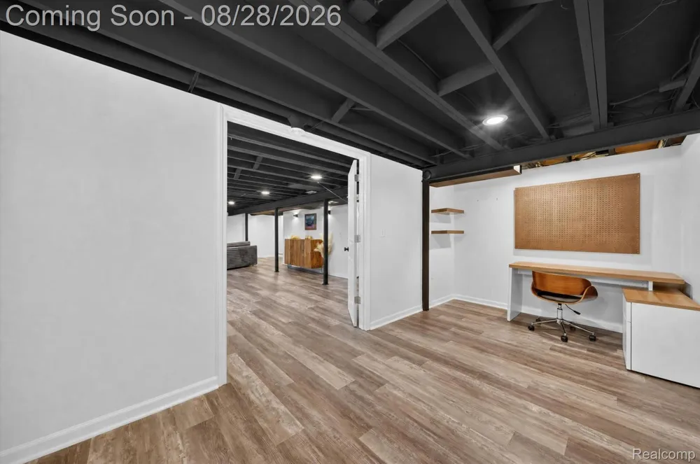 24220 Scotia Road Oak Park City, MI 48237