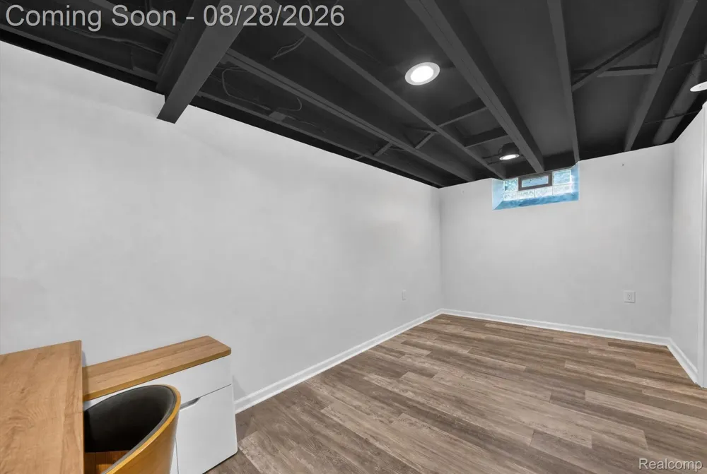 24220 Scotia Road Oak Park City, MI 48237