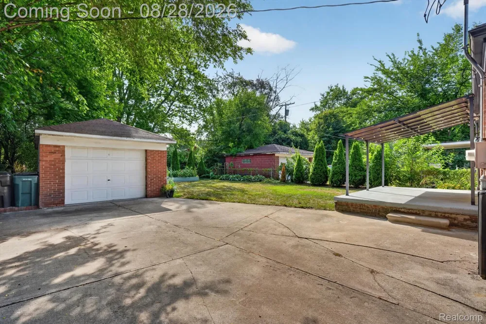 24220 Scotia Road Oak Park City, MI 48237