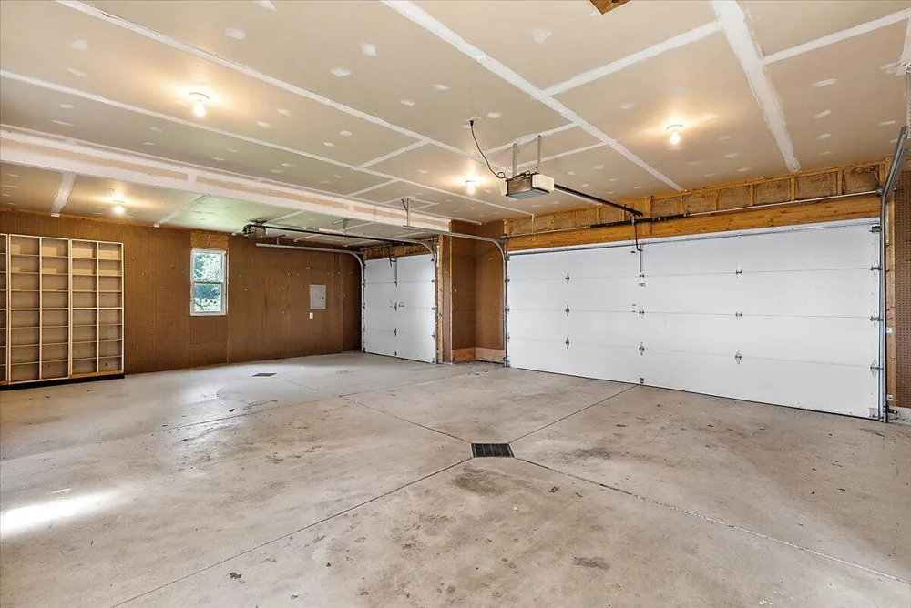114 River Hills Drive Holland Charter Township, MI 49424