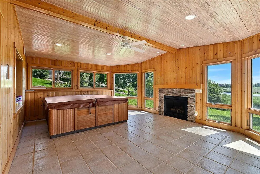 114 River Hills Drive Holland Charter Township, MI 49424