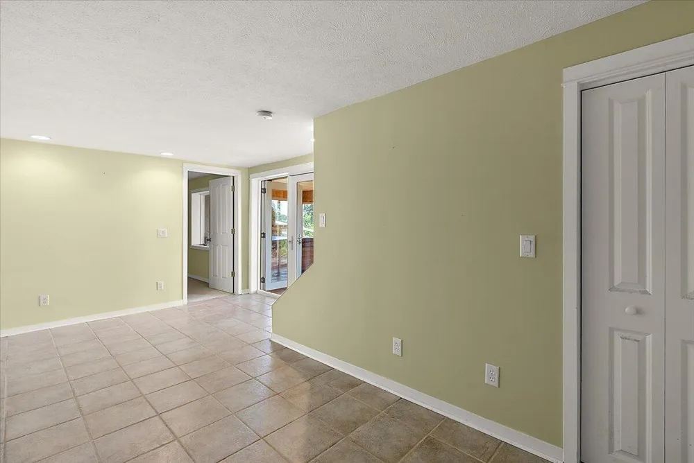 114 River Hills Drive Holland Charter Township, MI 49424