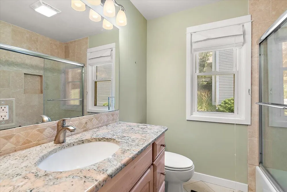 114 River Hills Drive Holland Charter Township, MI 49424
