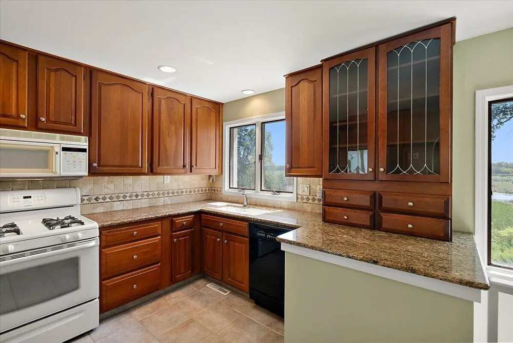 114 River Hills Drive Holland Charter Township, MI 49424