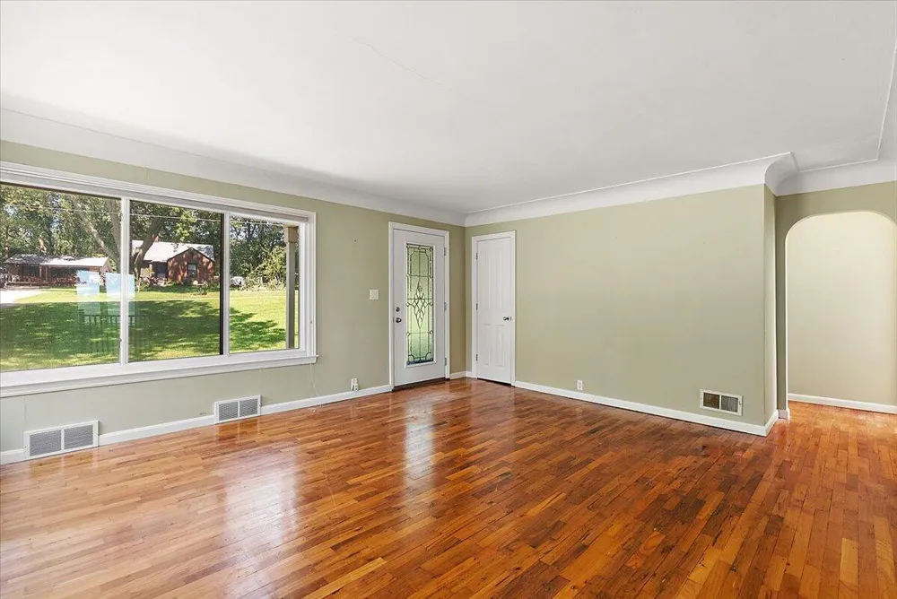 114 River Hills Drive Holland Charter Township, MI 49424